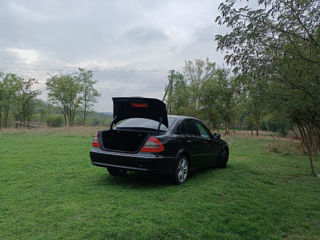 Mercedes E-Class foto 4