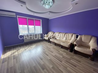 Apartament cu 2 camere, 52 m², Periferie, Cahul foto 2