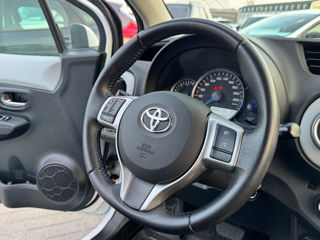 Toyota Yaris foto 9