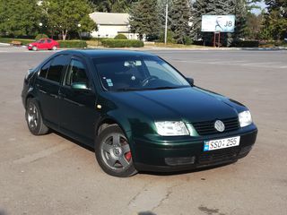 Volkswagen Bora foto 1