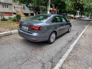 Volkswagen Jetta foto 8