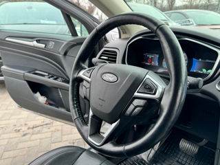 Ford Fusion foto 9