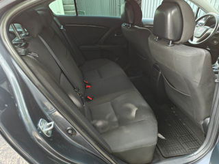 Toyota Avensis фото 12