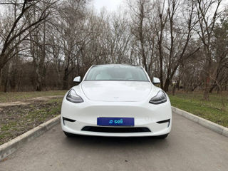 Tesla Model Y foto 2