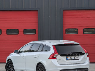 Volvo V60 foto 2