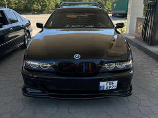 BMW 5 Series foto 2