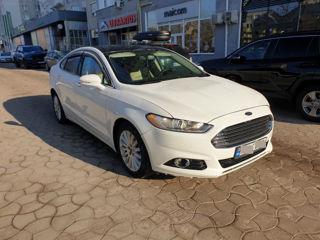 Ford Fusion foto 2