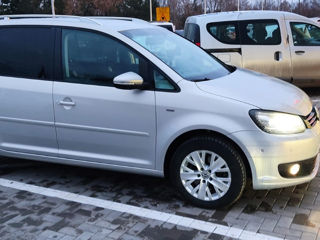 Volkswagen Touran foto 3