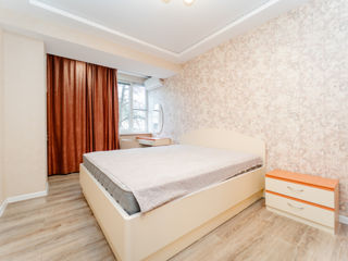 Apartament cu 2 camere, 64 m², Centru, Chișinău foto 3