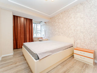 Apartament cu 2 camere, 64 m², Centru, Chișinău foto 4