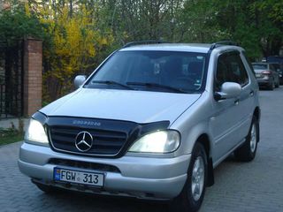 Mercedes ML Class foto 2