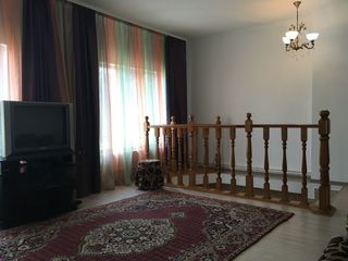 Casa in chirie, 97 m2  - Centru  Дом в центре