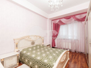 Apartament cu 5 camere sau mai multe, 235 m², Buiucani, Chișinău foto 12
