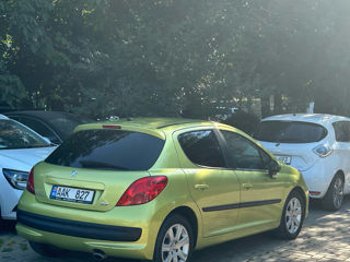 Peugeot 207 foto 3