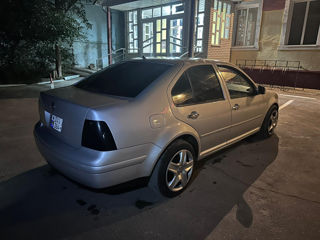 Volkswagen Jetta foto 2