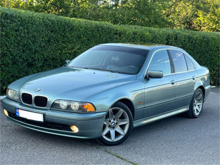 BMW 5 Series foto 1