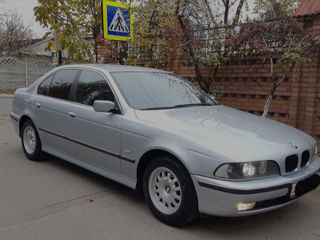 BMW 5 Series foto 8