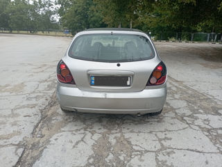 Nissan Almera foto 4