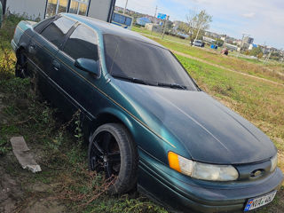 Ford Taurus foto 1