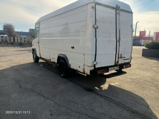 Mercedes Vario 614 D foto 3