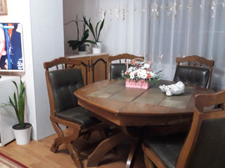 Продам раскладной стол и 6 стульев из натуральной кожи  италия foto 1