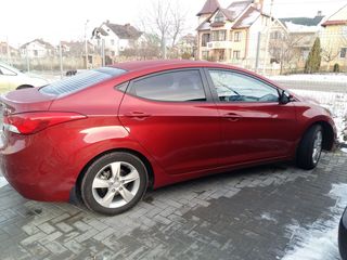 Hyundai Elantra foto 5