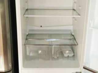 Холодильники Hansa двухкамерный foto 2