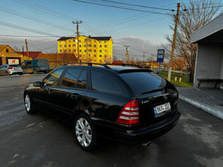 Mercedes C-Class foto 4