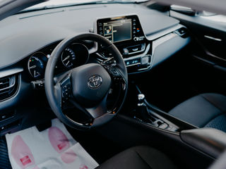 Toyota C-HR foto 9