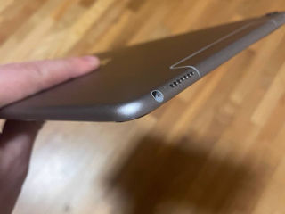 Apple iPad Pro 9.7" - 2016 128GB Wi-Fi + 4G LTE Space Gray MLQ32LL фото 2