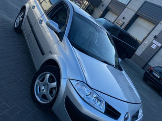 Renault Megane foto 1