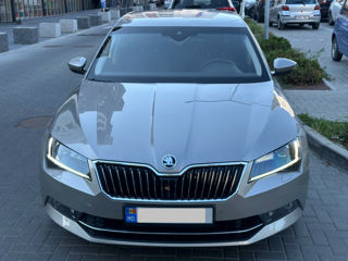 Skoda Superb foto 1