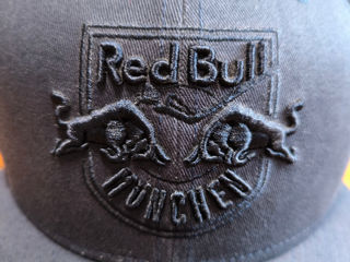 Red bull кепка foto 1