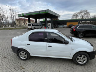 Dacia Logan foto 3