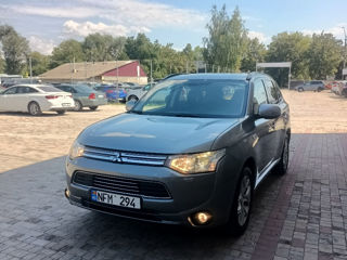 Mitsubishi Outlander foto 4