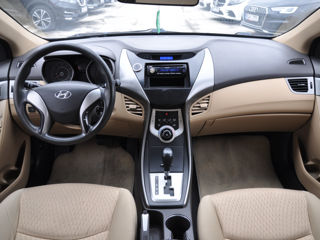 Hyundai Elantra foto 10