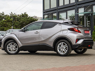 Toyota C-HR foto 2