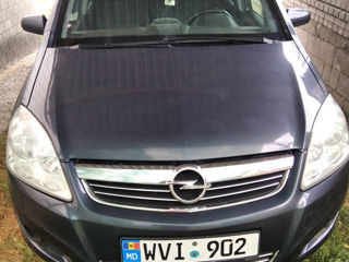 Opel Zafira foto 2