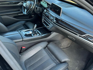 BMW 7 Series foto 7