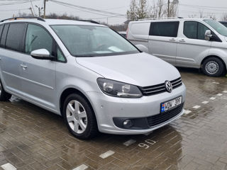 Volkswagen Touran foto 2