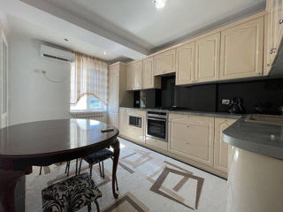 Apartament cu 2 camere, 65 m², Poșta Veche, Chișinău foto 3