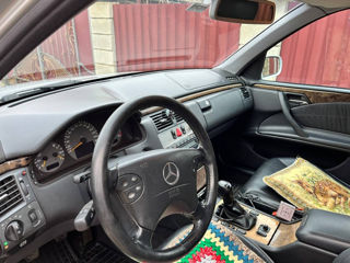 Mercedes E-Class foto 3