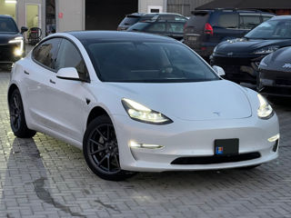 Tesla Model 3 foto 4