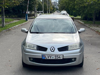 Renault Megane foto 2