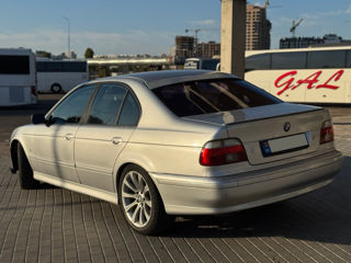 BMW 5 Series foto 4