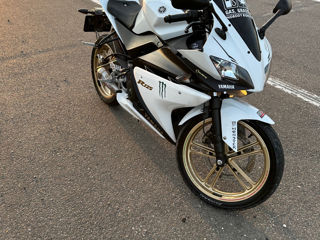 Yamaha YZF R125 foto 2