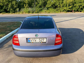 Skoda Superb foto 1