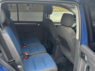 Volkswagen Touran foto 5