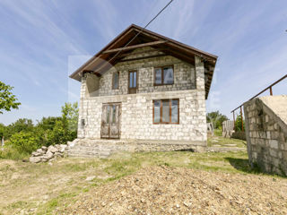 Vânzare - vilă, 80 mp + 6 ari, orașul Cricova
