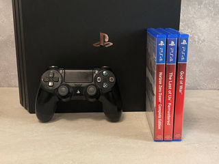 Продам PlayStation 4 Pro (1TB) + игры